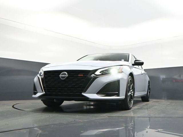 Used 2023 Nissan Altima 2.5 SR w/ SR Premium Package FWD image 34