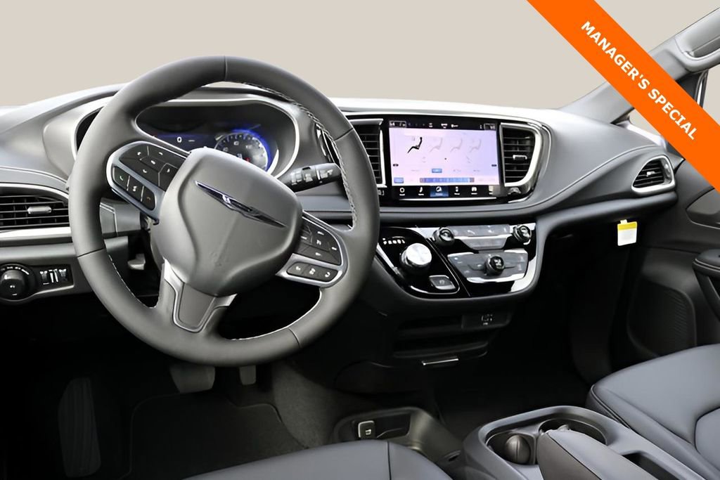 New 2026 Chrysler Pacifica Select image 11