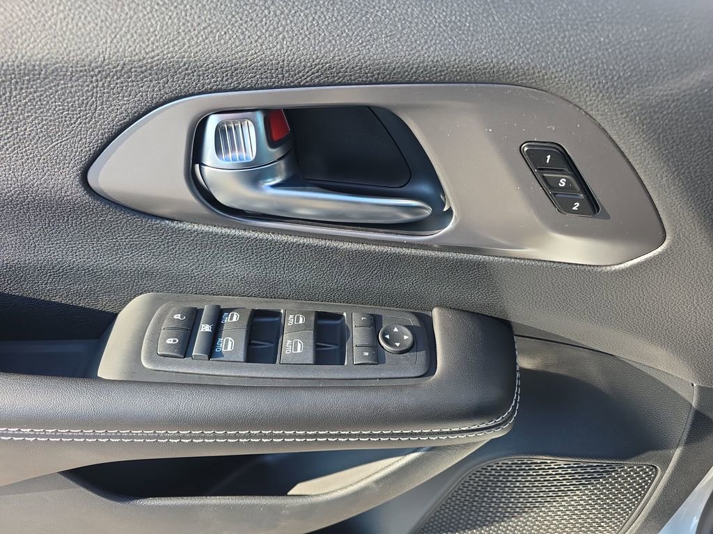 New 2026 Chrysler Pacifica Select image 11