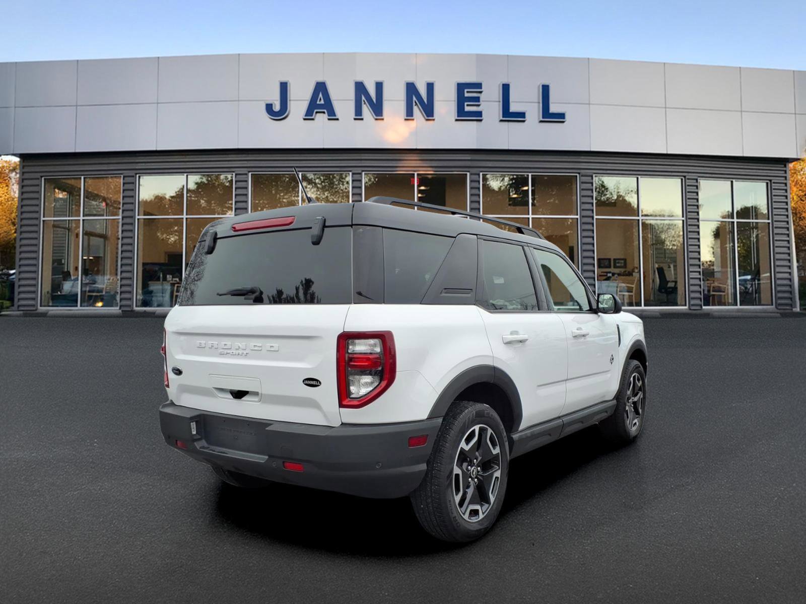 Used 2021 Ford Bronco Sport Outer Banks image 5