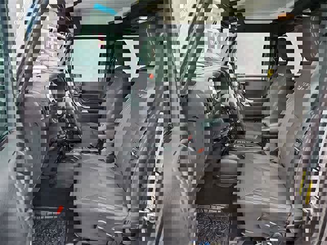 Used 2017 Jeep Wrangler Unlimited Sahara image 22