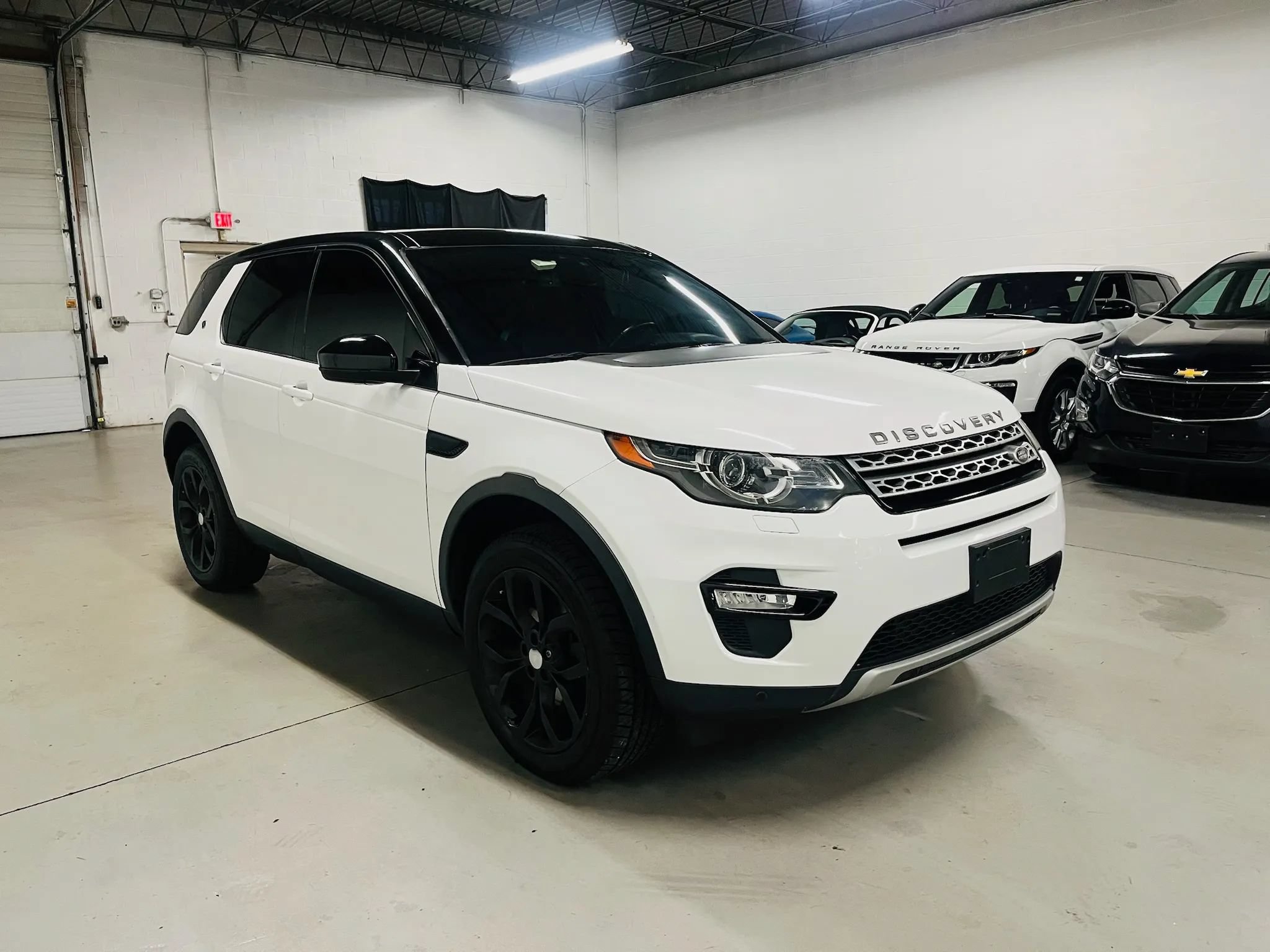 Used 2015 Land Rover Discovery Sport HSE AWD/4WD image 4