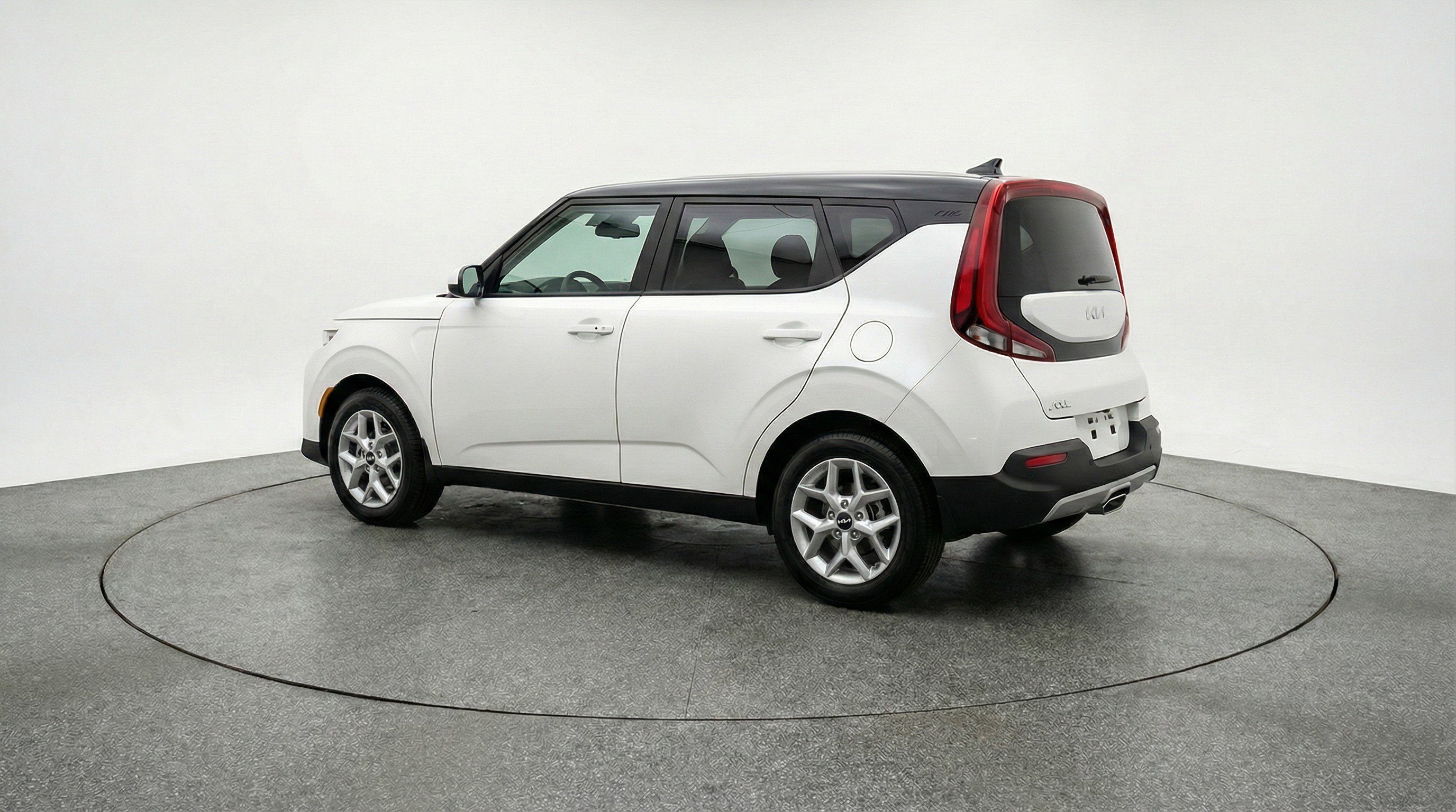 Used 2025 Kia Soul LX w/ LX Technology Package image 6
