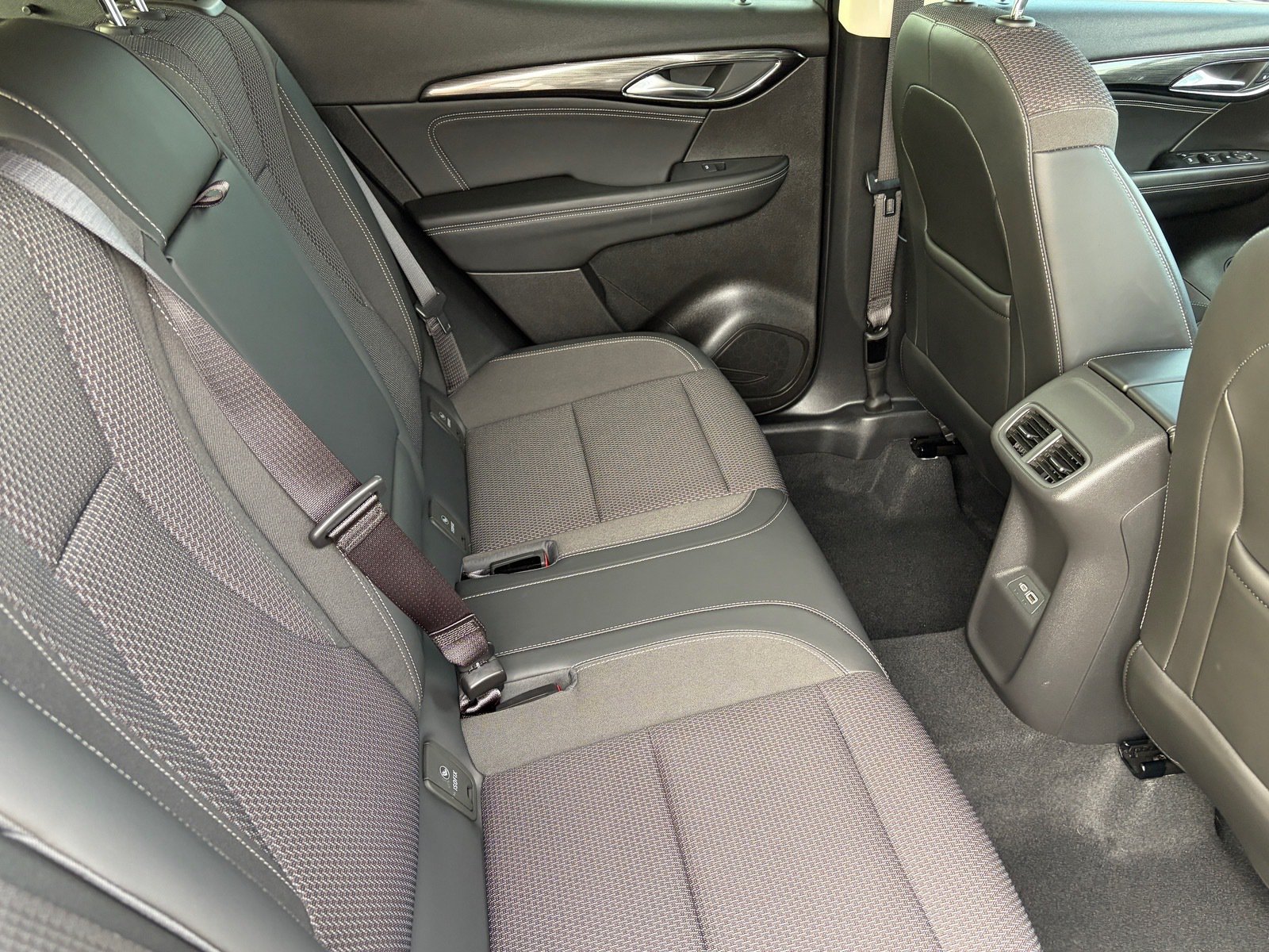 Used 2022 Buick Envision Preferred FWD image 12