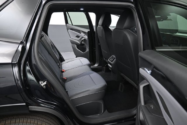 New 2026 Volkswagen Tiguan SE R-Line AWD/4WD image 13