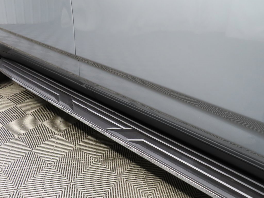 Used 2025 Chevrolet Suburban Premier image 53