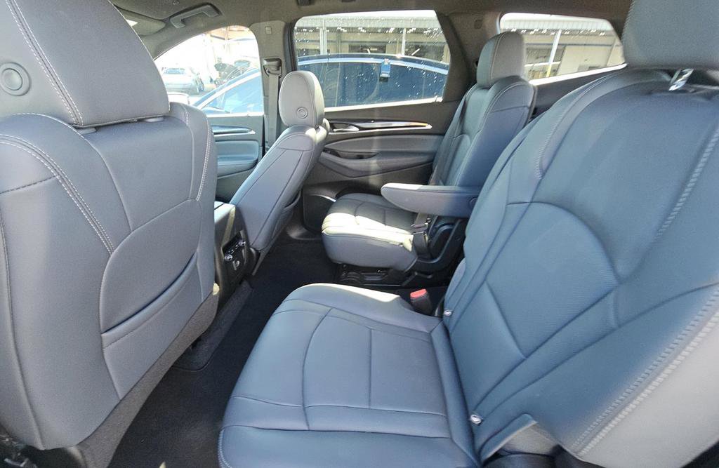 Used 2023 Buick Enclave Essence FWD image 11