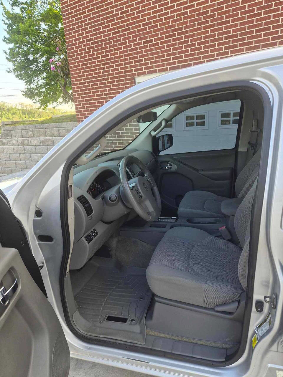 Used 2016 Nissan Frontier SV AWD/4WD image 8