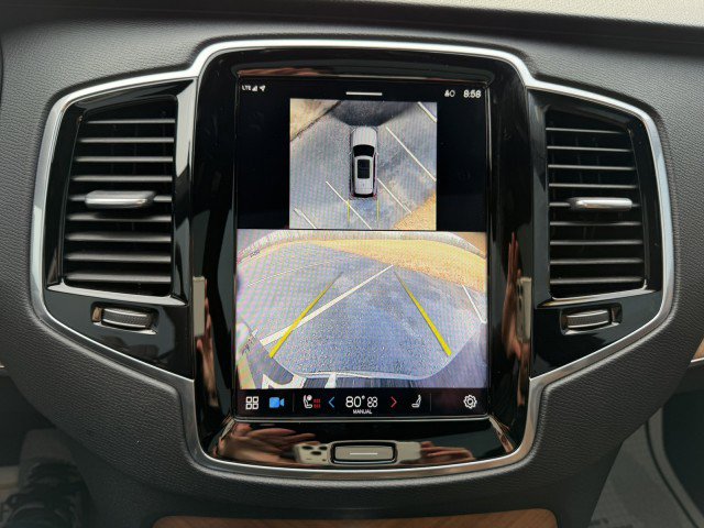 Used 2024 Volvo XC90 B5 Plus w/ Protection Package Premier image 24