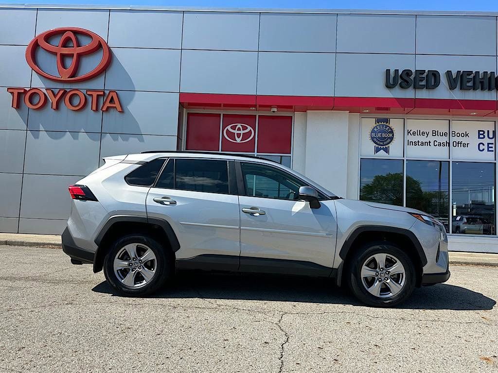 Certified 2023 Toyota RAV4 XLE w/ Convenience Package AWD/4WD image 6