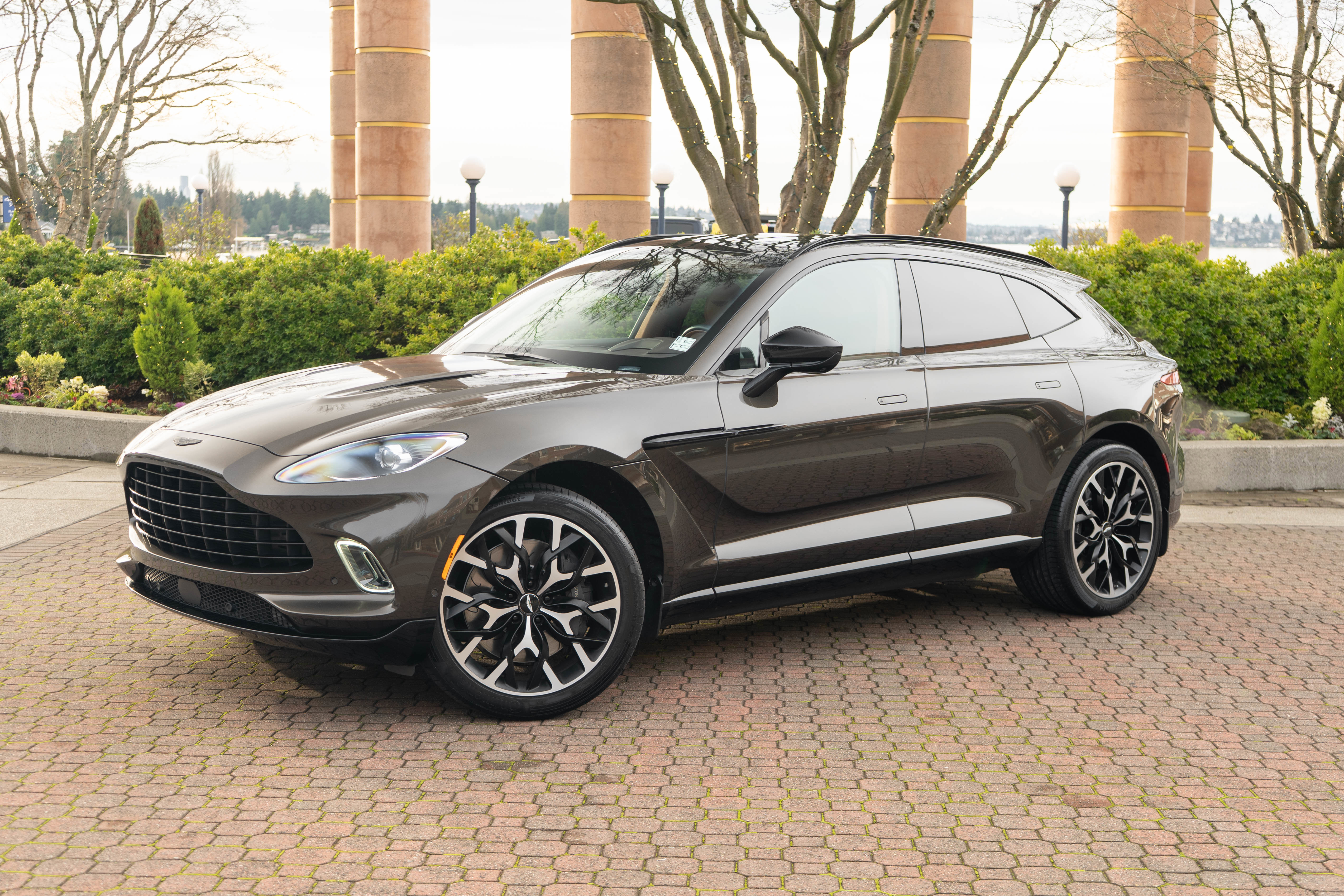 Used 2021 Aston Martin DBX image 45