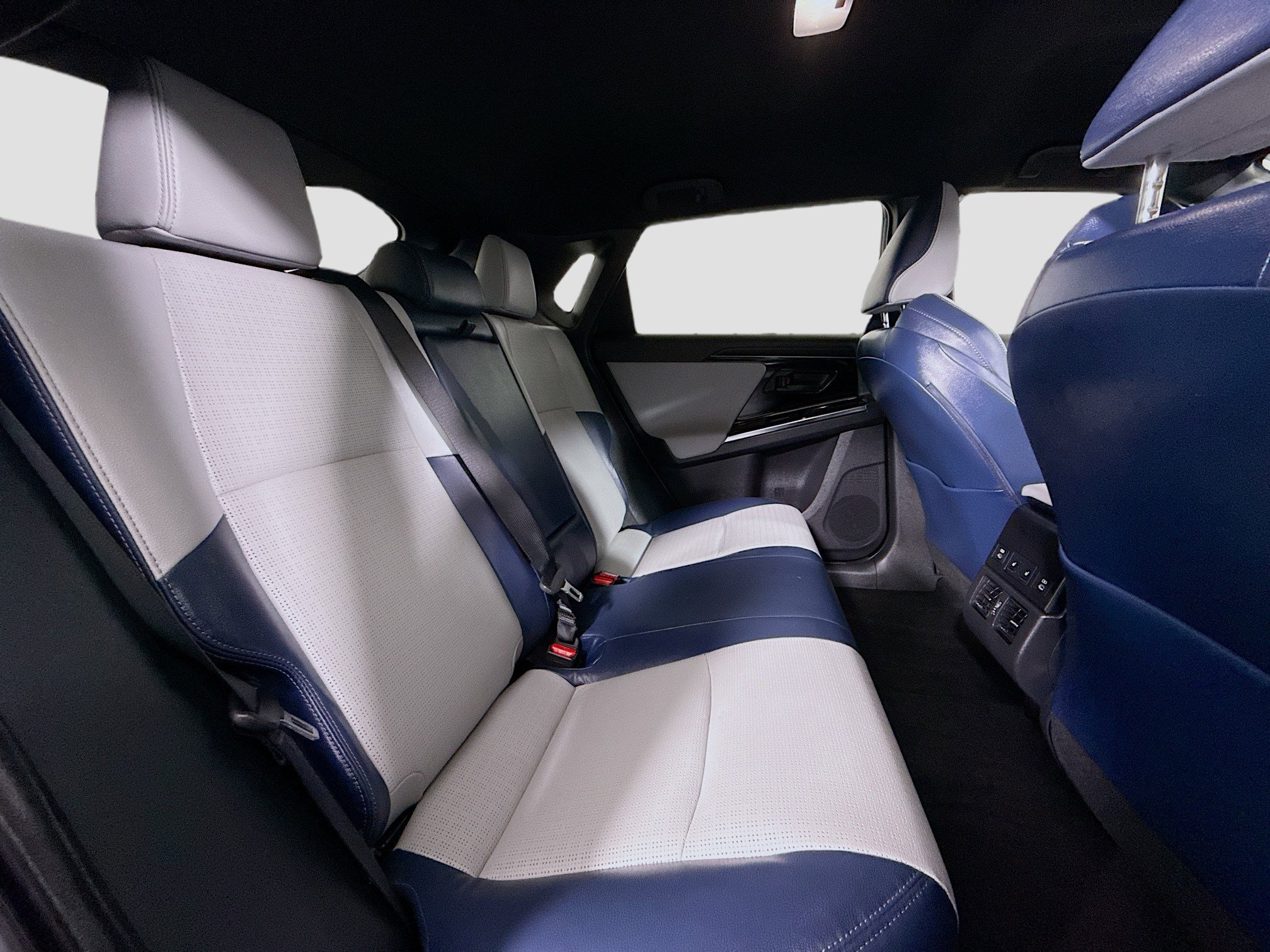 Used 2023 Subaru Solterra Limited image 27