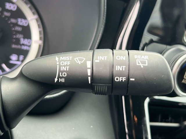 Used 2023 Toyota Highlander L FWD image 24