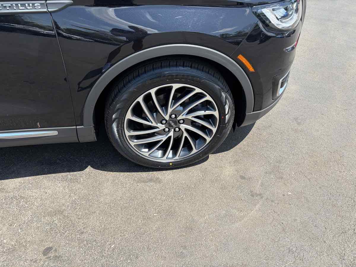 Used 2019 Lincoln Nautilus Reserve AWD/4WD image 34