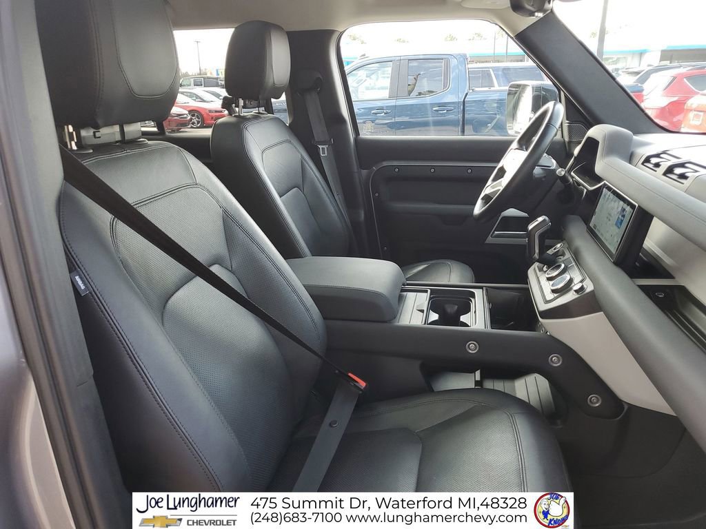 Used 2023 Land Rover Defender 110 SE image 29