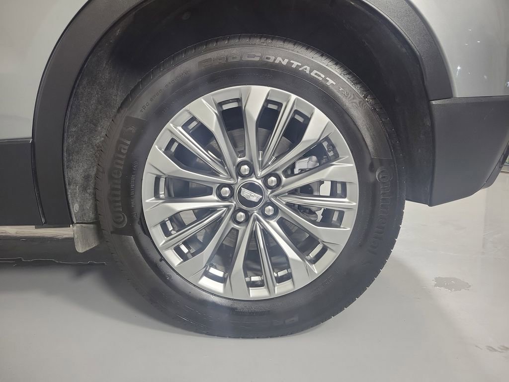 Used 2025 Cadillac XT4 Premium Luxury FWD image 10