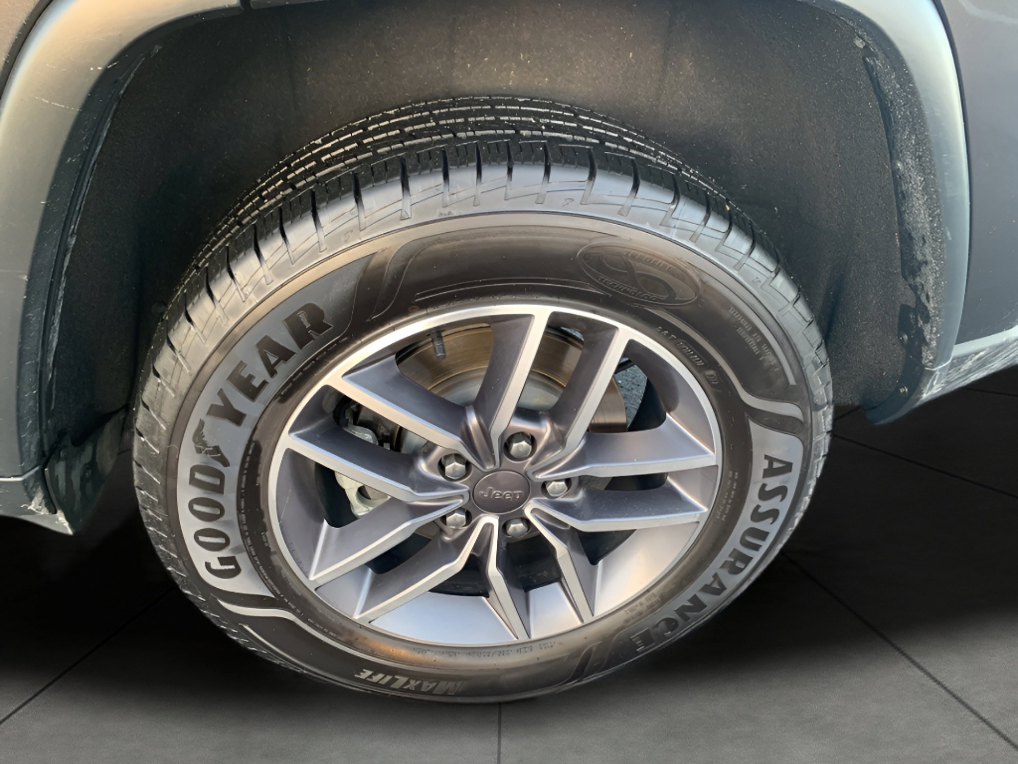 Used 2021 Jeep Grand Cherokee Limited w/ Luxury Group II image 22