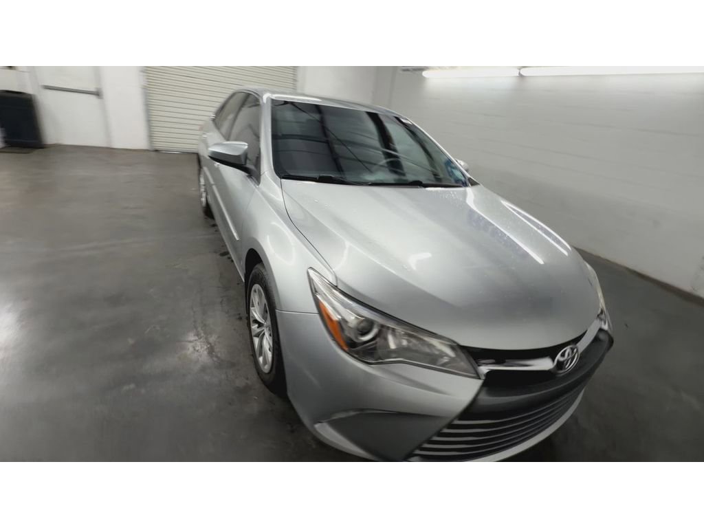 Used 2016 Toyota Camry LE image 3