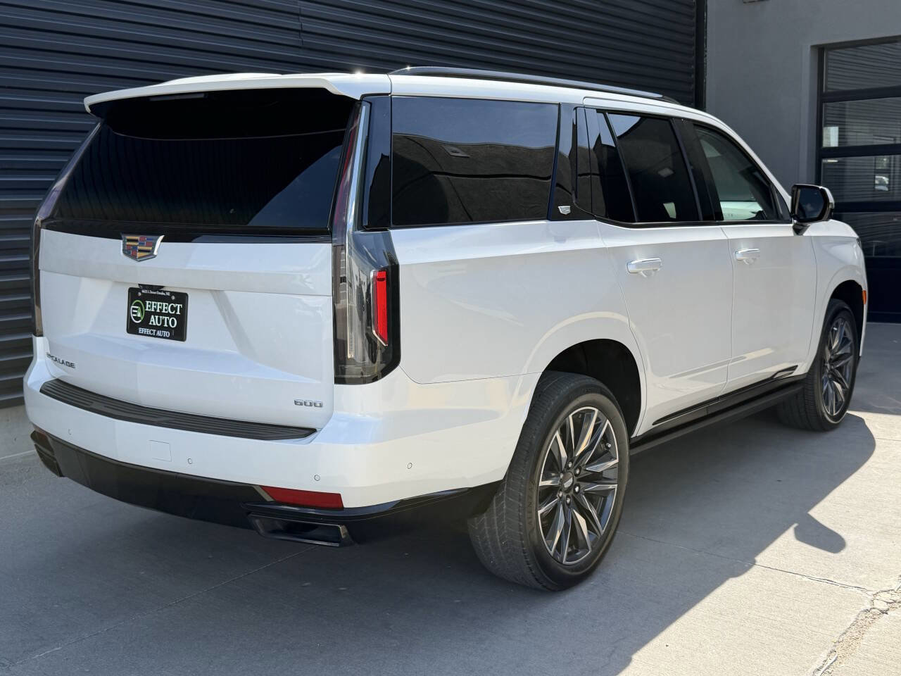Used 2024 Cadillac Escalade Sport Platinum AWD/4WD image 11