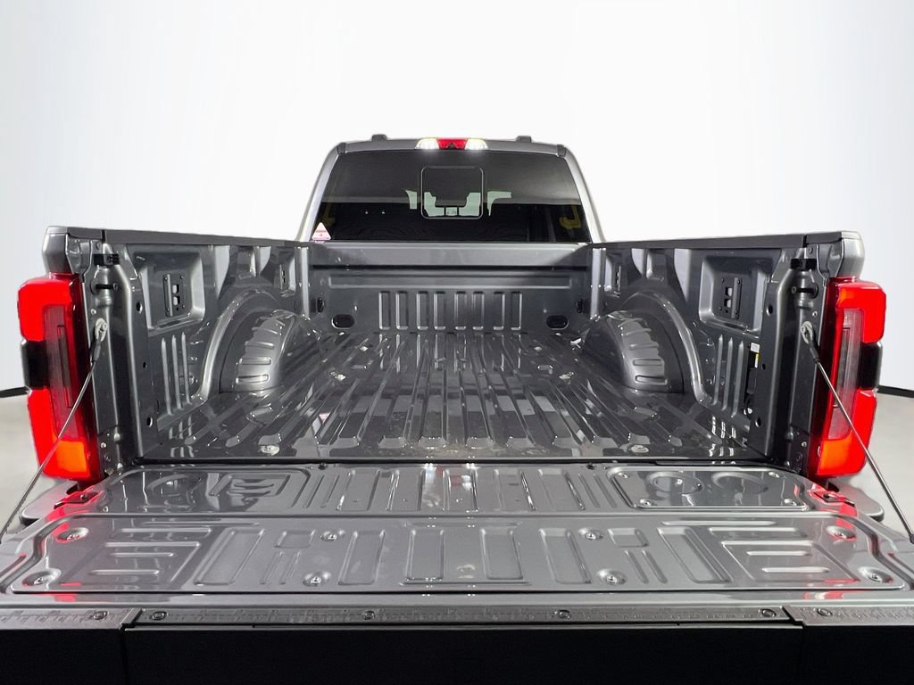 New 2027 Ford F350 Platinum w/ Tremor Off-Road Package AWD/4WD image 15