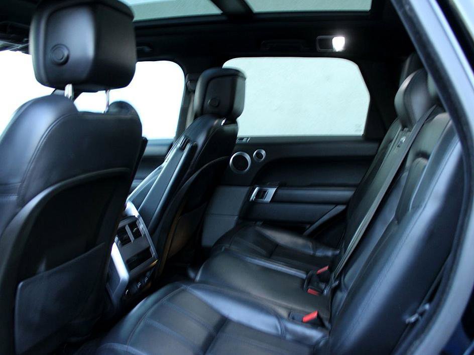 Used 2018 Land Rover Range Rover Sport HSE image 16