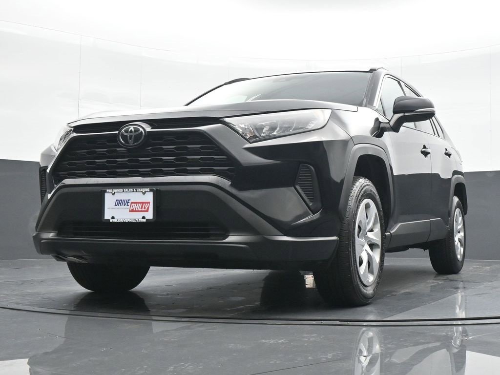 Used 2019 Toyota RAV4 LE image 16