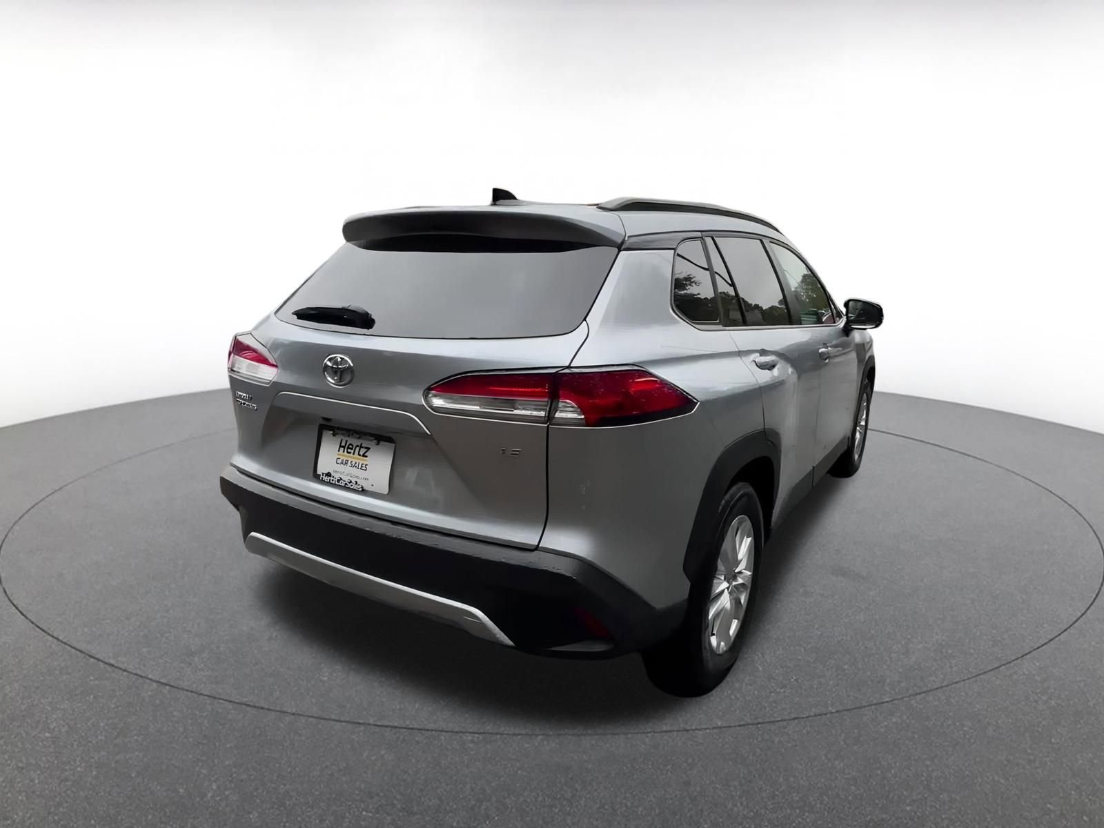 Used 2025 Toyota Corolla Cross LE image 15