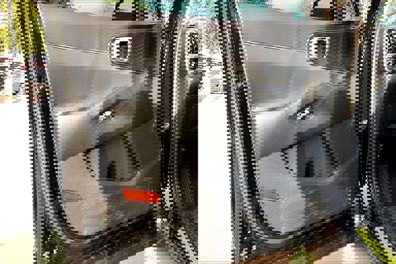 Used 2024 Kia Sorento EX image 11