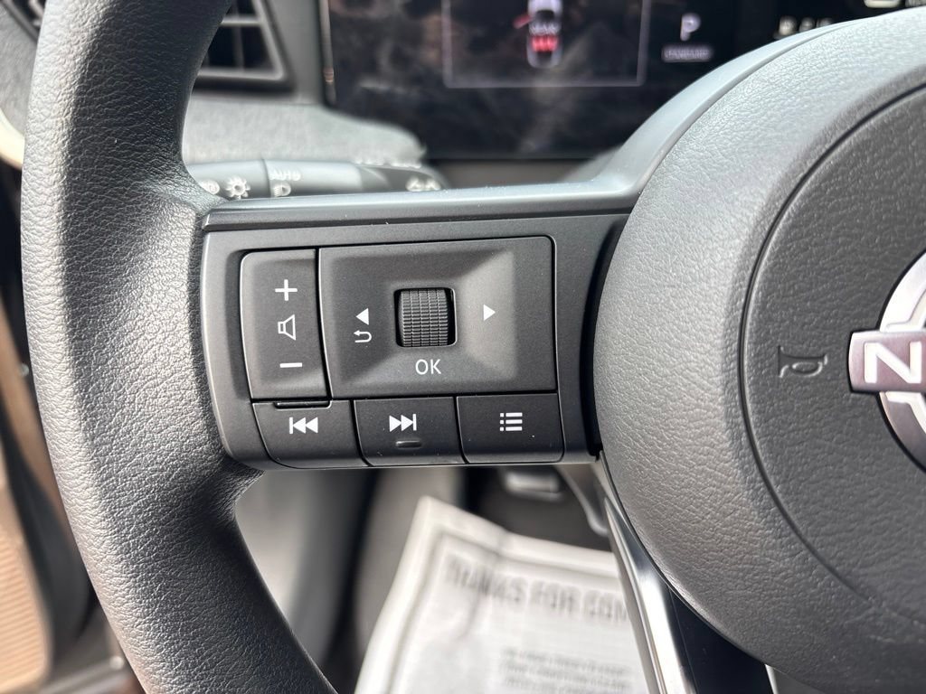 Used 2025 Nissan Kicks SV AWD/4WD image 22