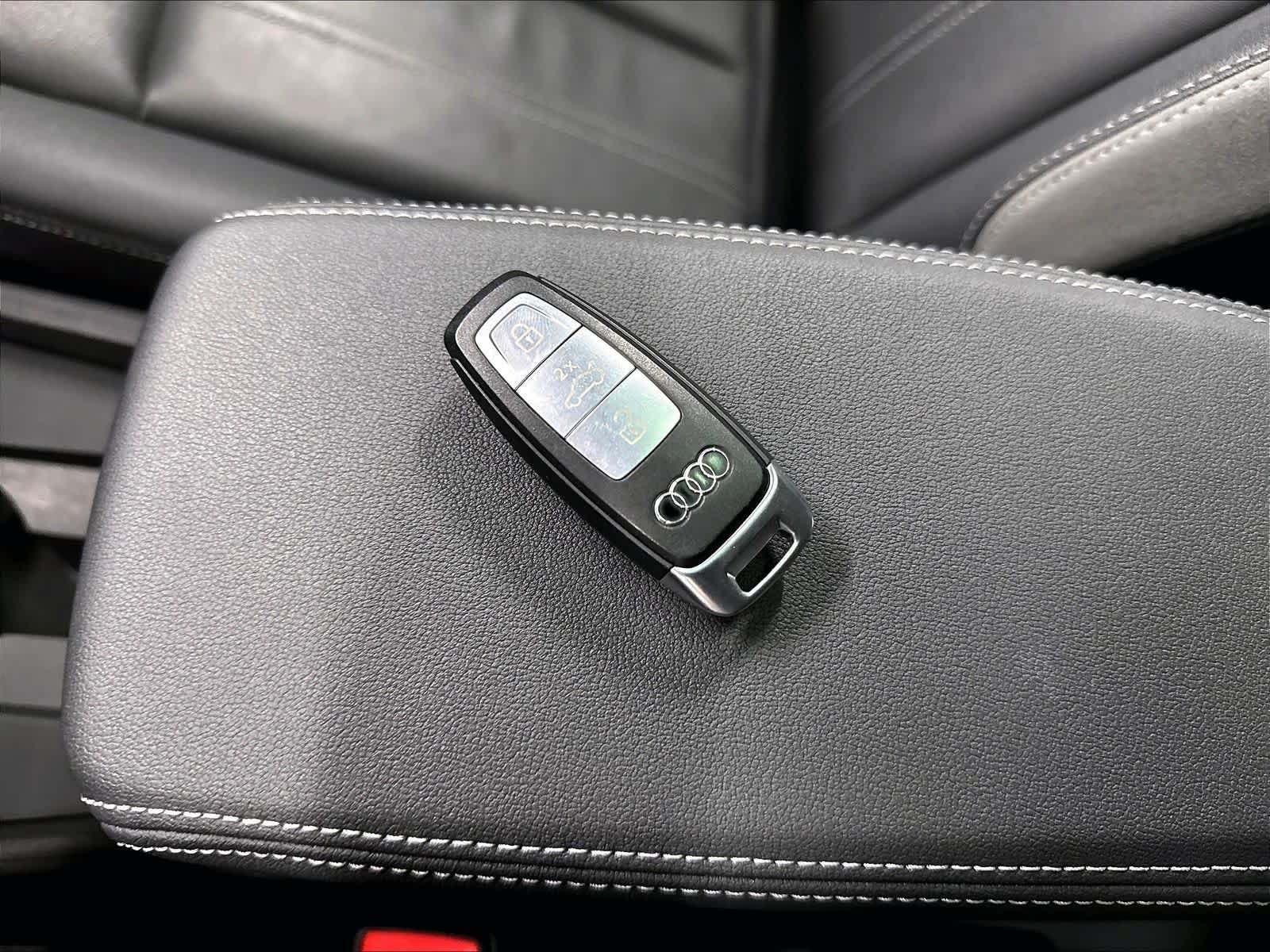 Used 2023 Audi Q4 e-tron Prestige AWD/4WD image 12
