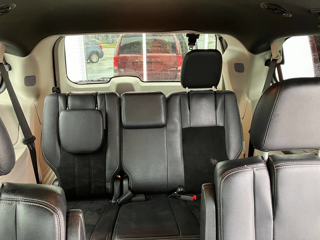 Used 2017 Dodge Grand Caravan SXT image 8