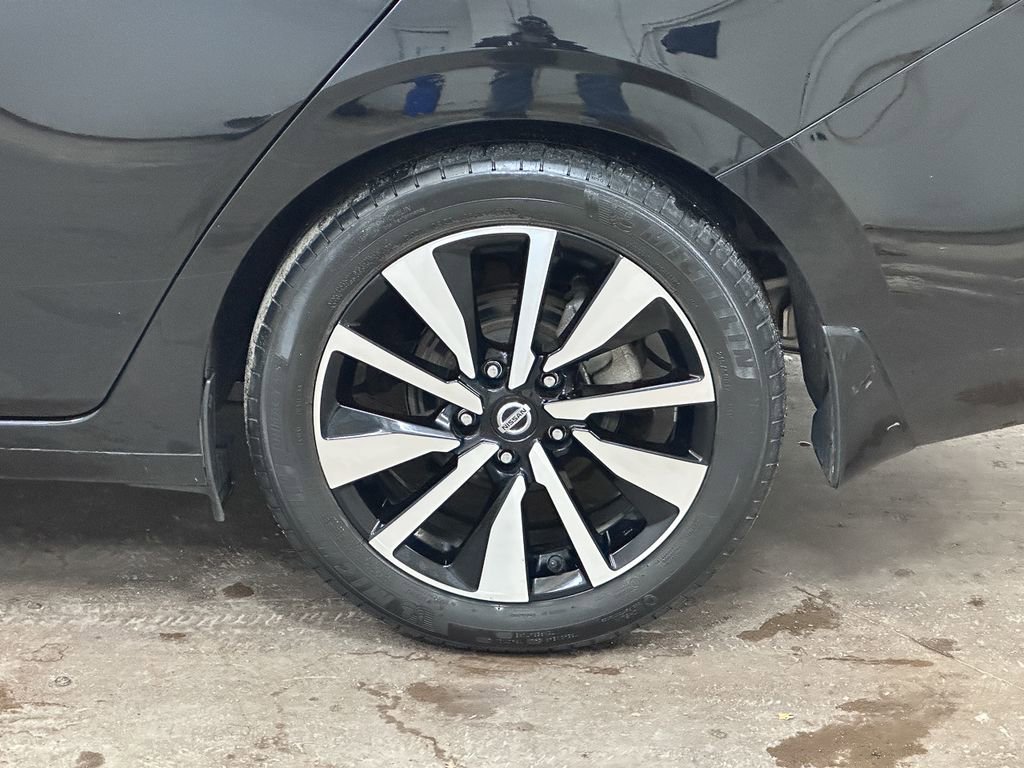 Used 2022 Nissan Sentra SV w/ SV Premium Package image 46