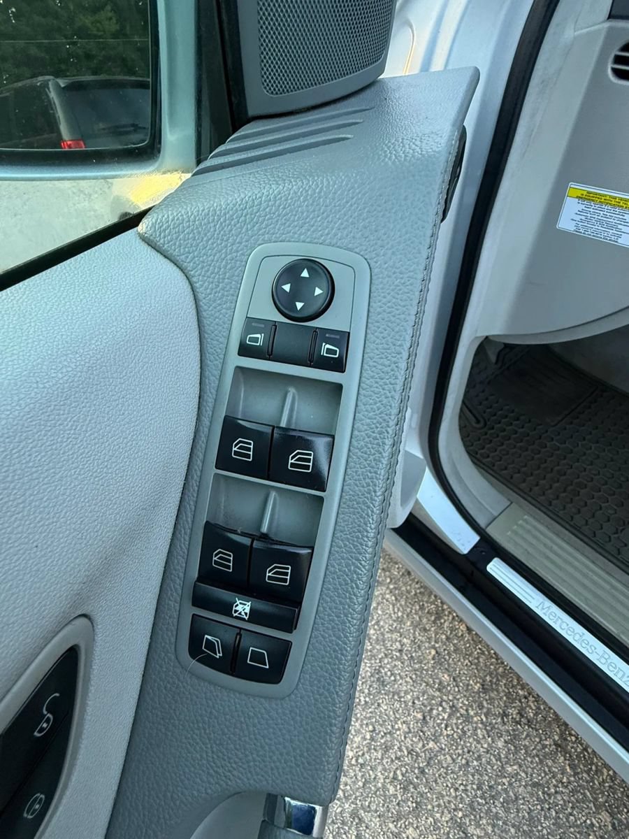 Used 2007 Mercedes-Benz R 350 4MATIC image 19