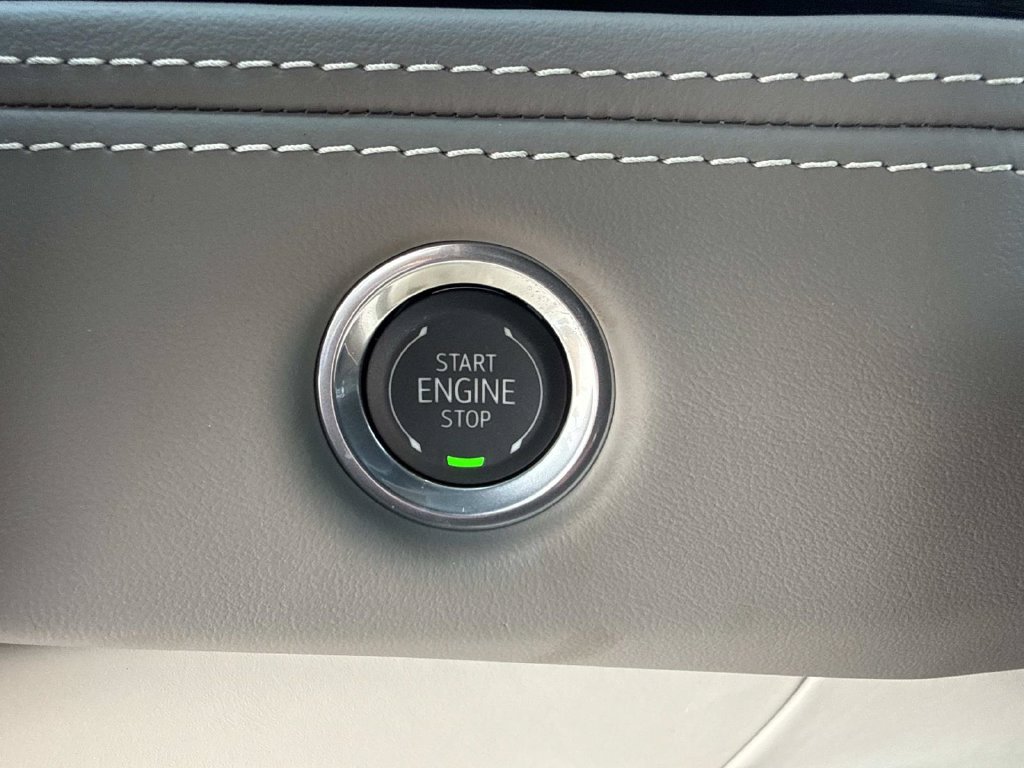 New 2026 Cadillac Escalade Platinum Sport w/ LPO, Floor Liner Package AWD/4WD image 28