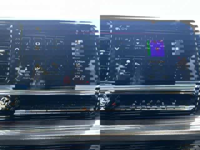 Used 2024 GMC Sierra 1500 SLT image 32