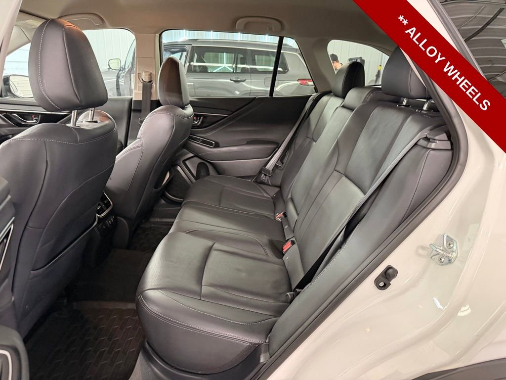 Used 2022 Subaru Outback Limited image 17