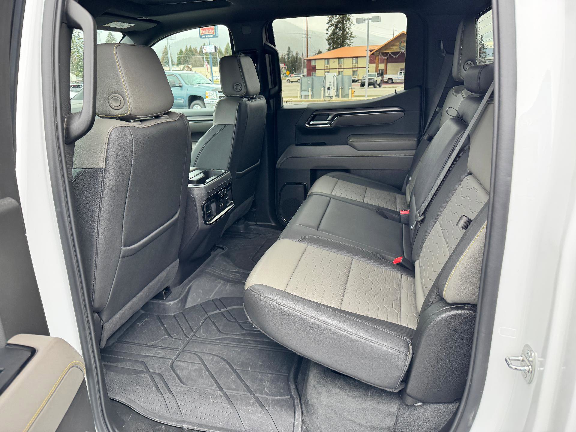 Used 2024 Chevrolet Silverado 1500 ZR2 w/ Technology Package image 14