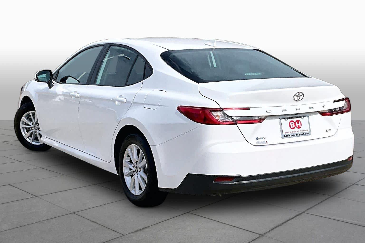 Used 2025 Toyota Camry LE FWD image 12