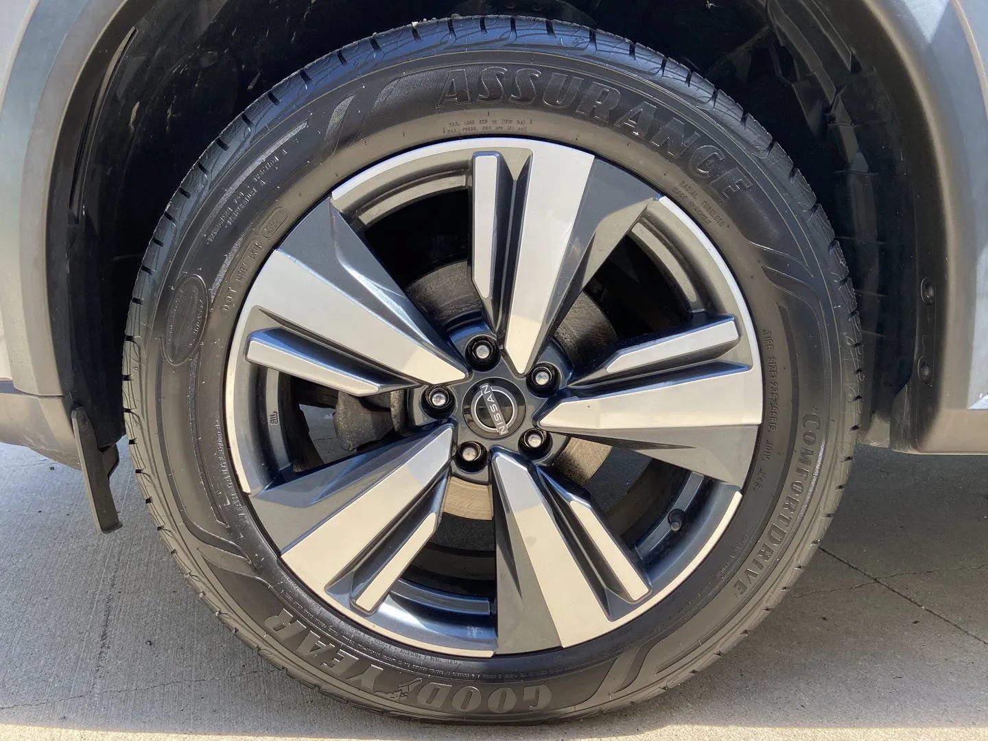 Used 2023 Nissan Rogue SL AWD/4WD image 8