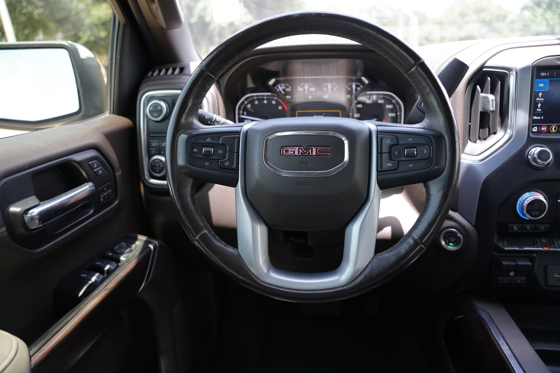 Used 2019 GMC Sierra 1500 SLT RWD image 10
