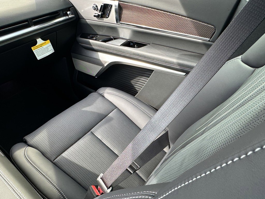 New 2026 Cadillac Vistiq Sport image 14