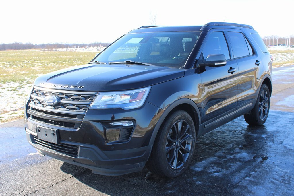 Used 2019 Ford Explorer XLT w/ Equipment Group 202A image 3