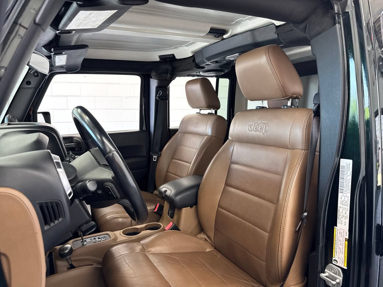 Used 2012 Jeep Wrangler Unlimited Sahara w/ Connectivity Group AWD/4WD image 15