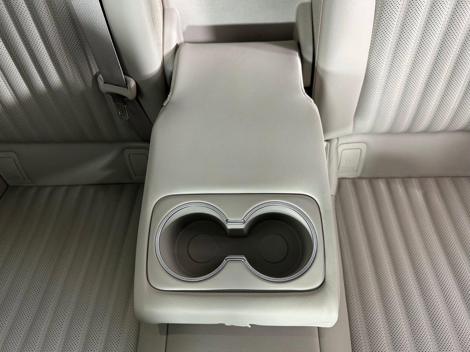 Used 2023 Genesis G70 2.0T w/ Sport Prestige Package image 33