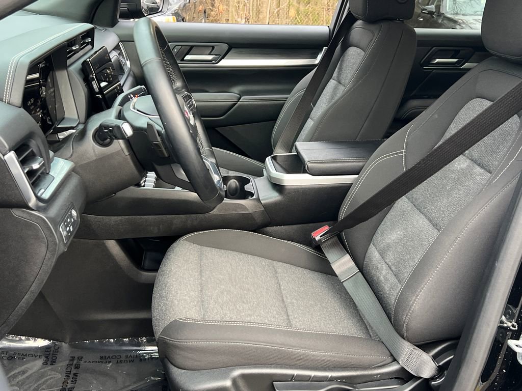 Used 2025 GMC Terrain Elevation image 17