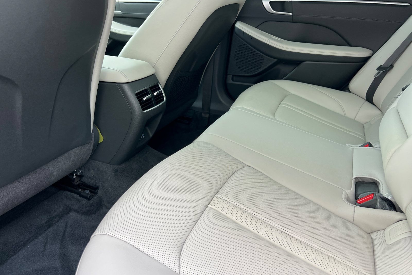 Used 2025 Hyundai Sonata Limited FWD image 14
