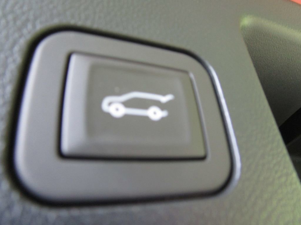 New 2026 GMC Terrain Elevation w/ Elevation Premium Package FWD image 39