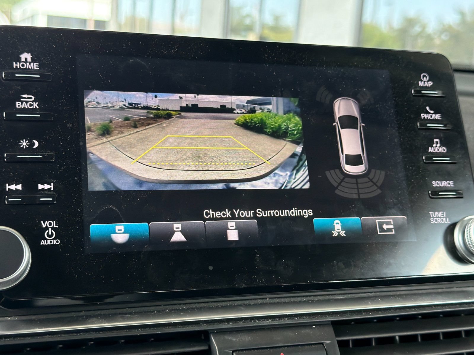 Used 2018 Honda Accord Touring image 18
