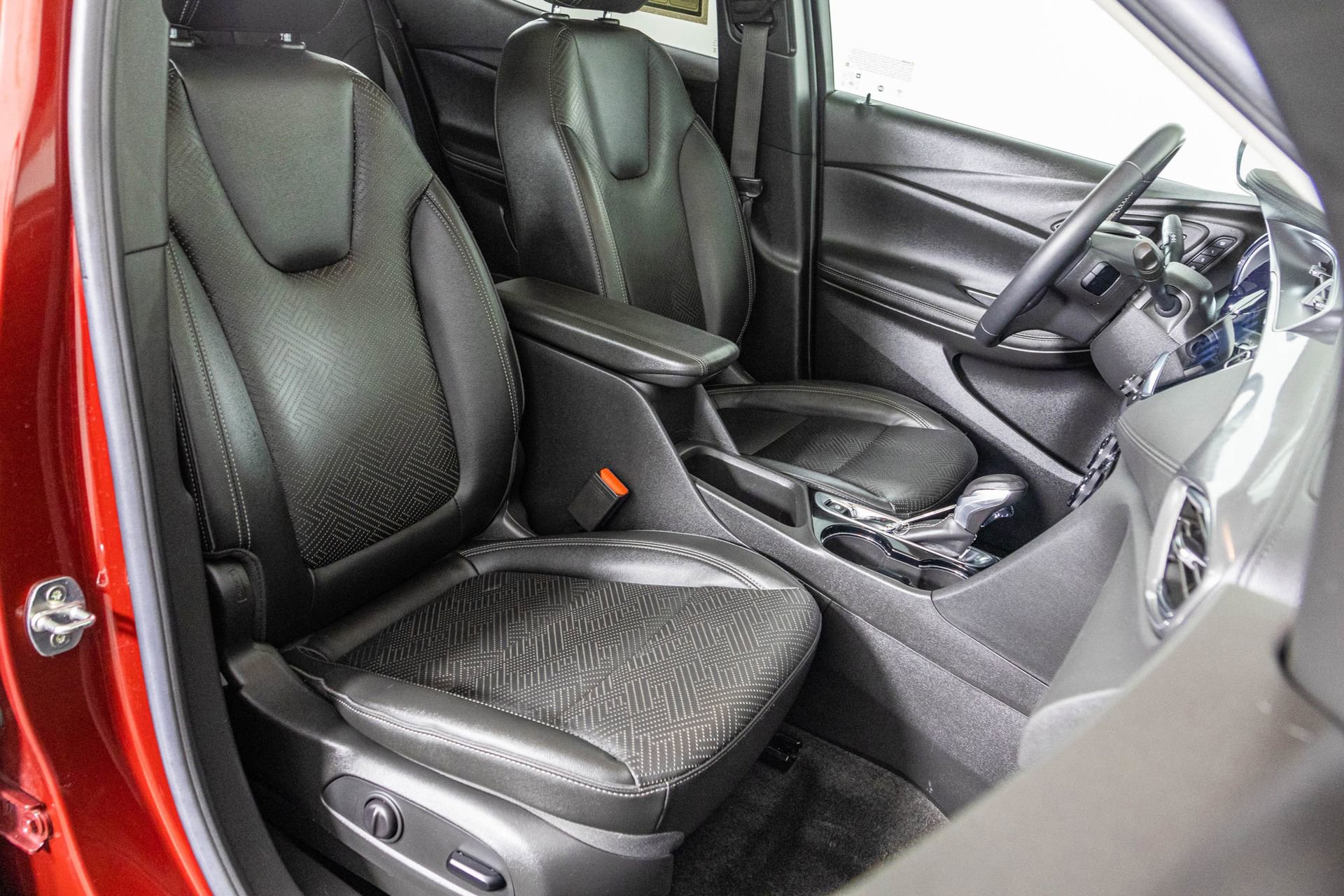 Used 2022 Buick Encore GX Essence w/ Experience Buick Package image 44