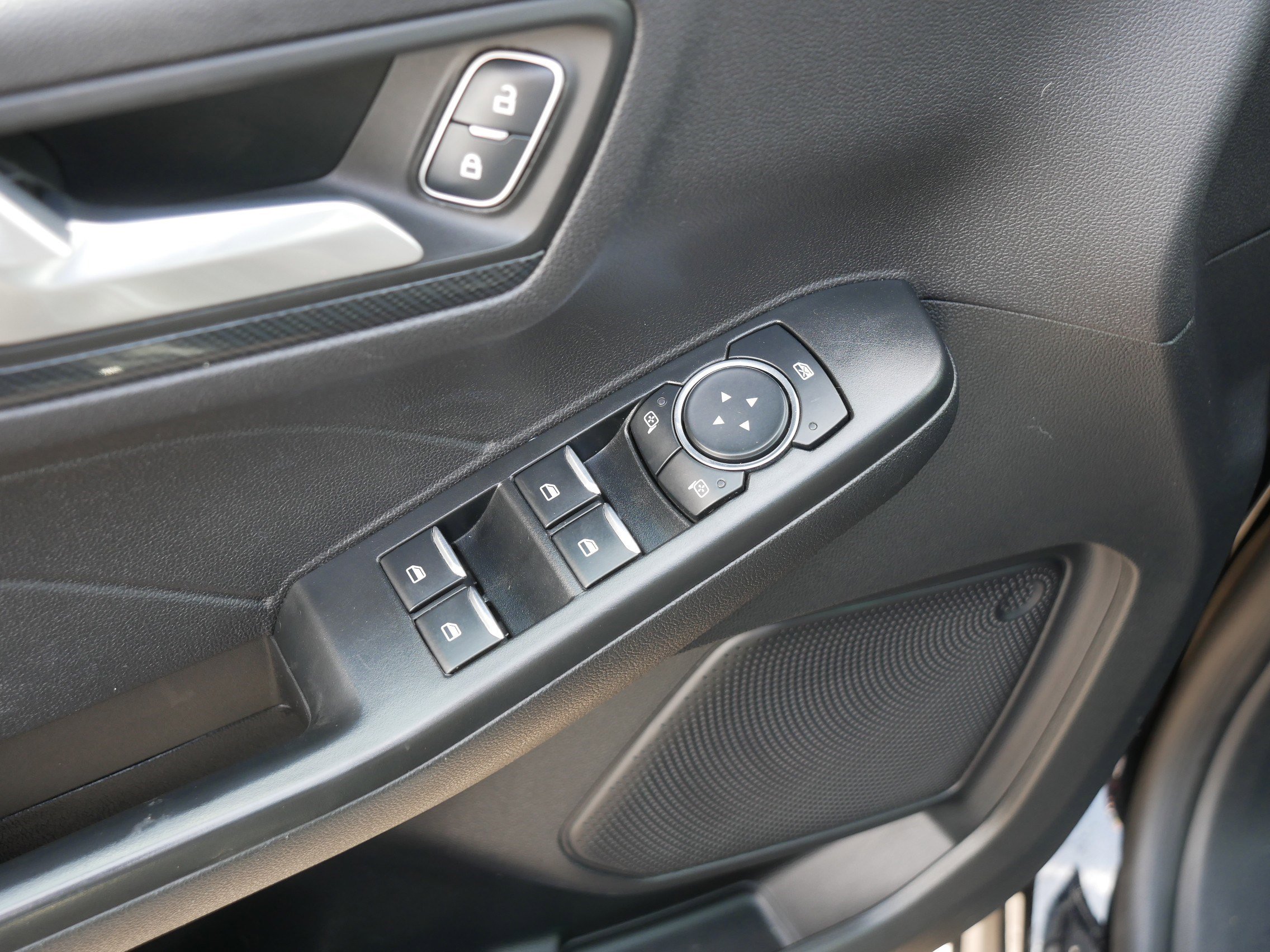 Used 2025 Ford Escape ST-Line Select image 19